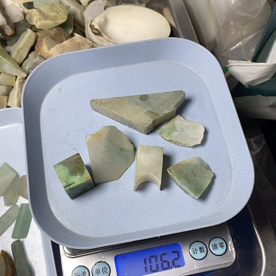 裸石翡翠缅甸翡翠A货鱼缸料106 克