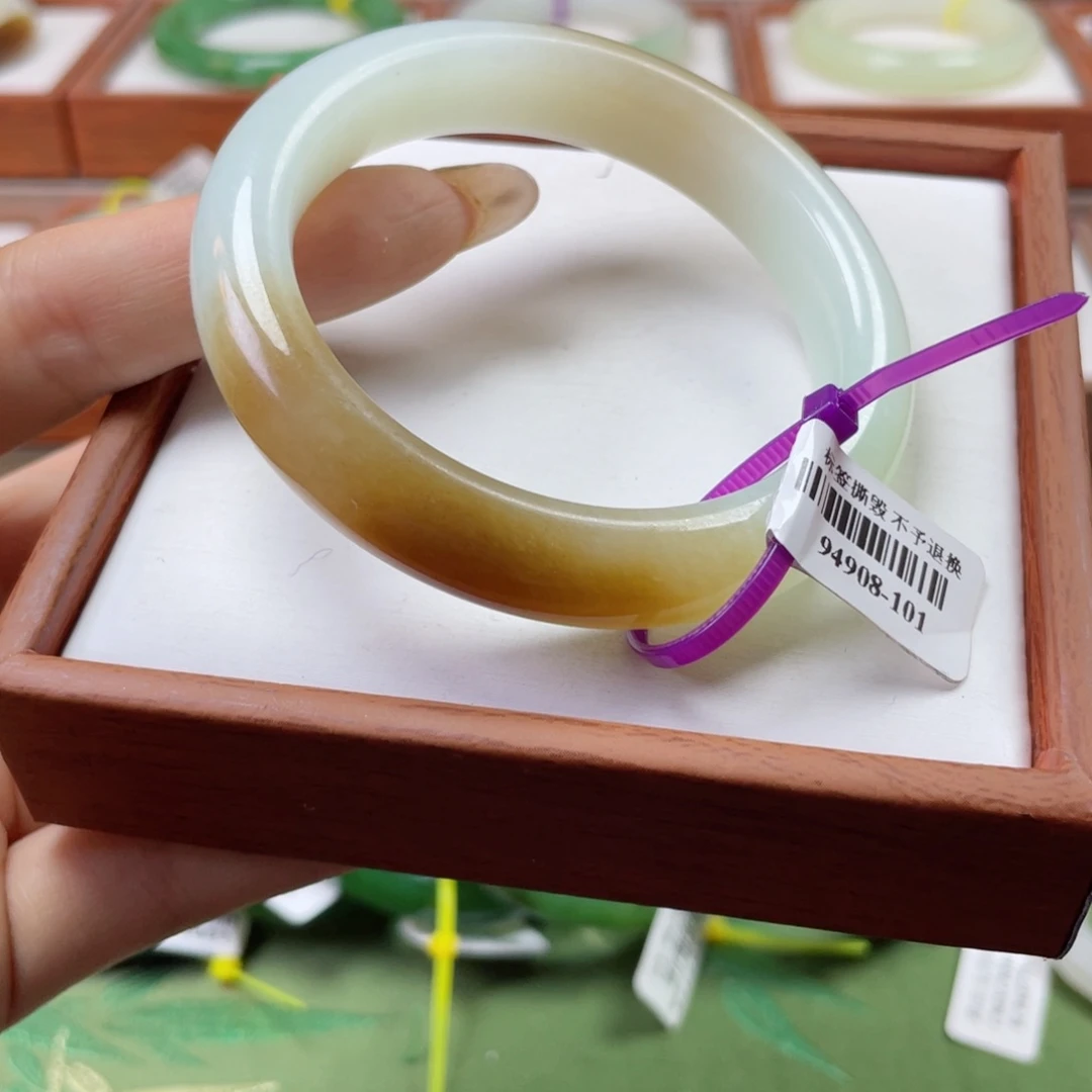 【闪购商品】和田玉手镯未镶嵌54.9 3