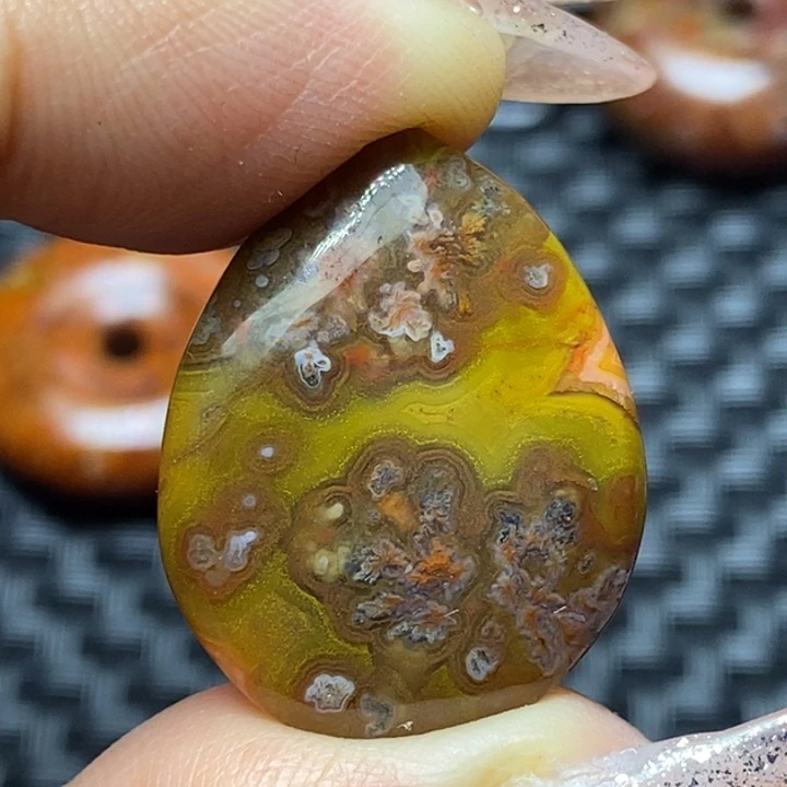 玛瑙/玉髓颈饰未镶嵌