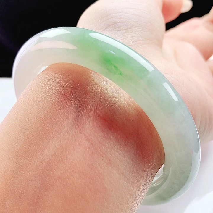 翡翠未镶嵌手镯54胖