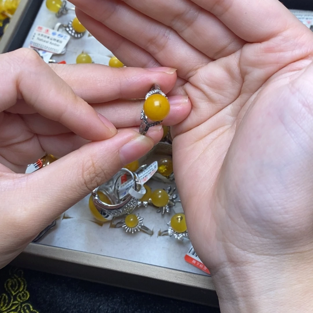 琥珀未镶嵌珠宝奇石