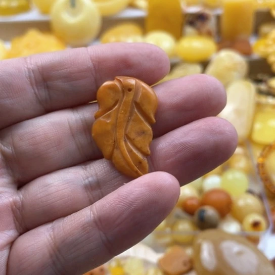 蜜蜡手串未镶嵌吊坠