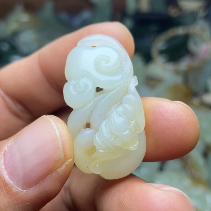 和田玉未镶嵌颈饰