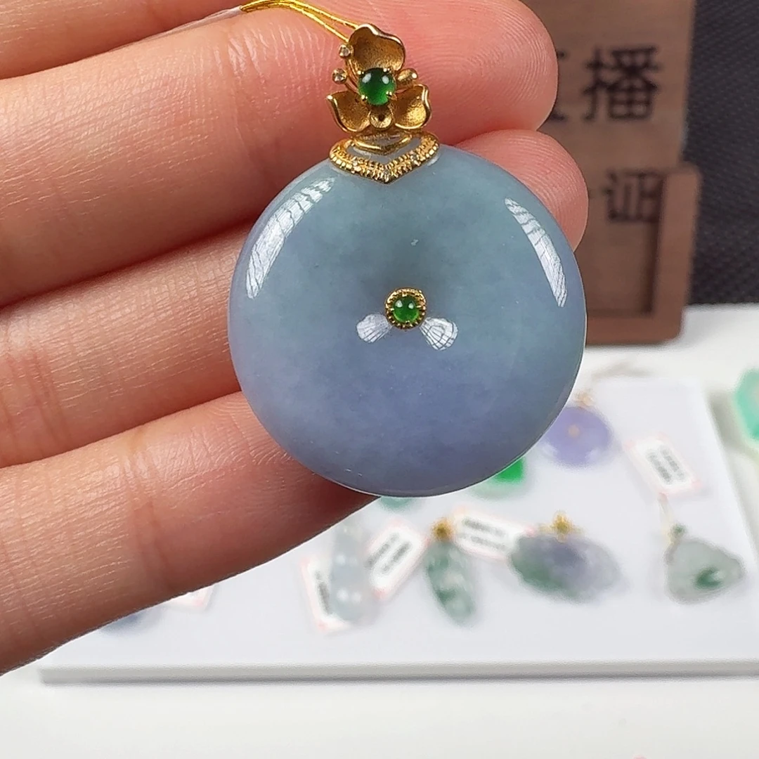 翡翠18K金镶嵌颈饰