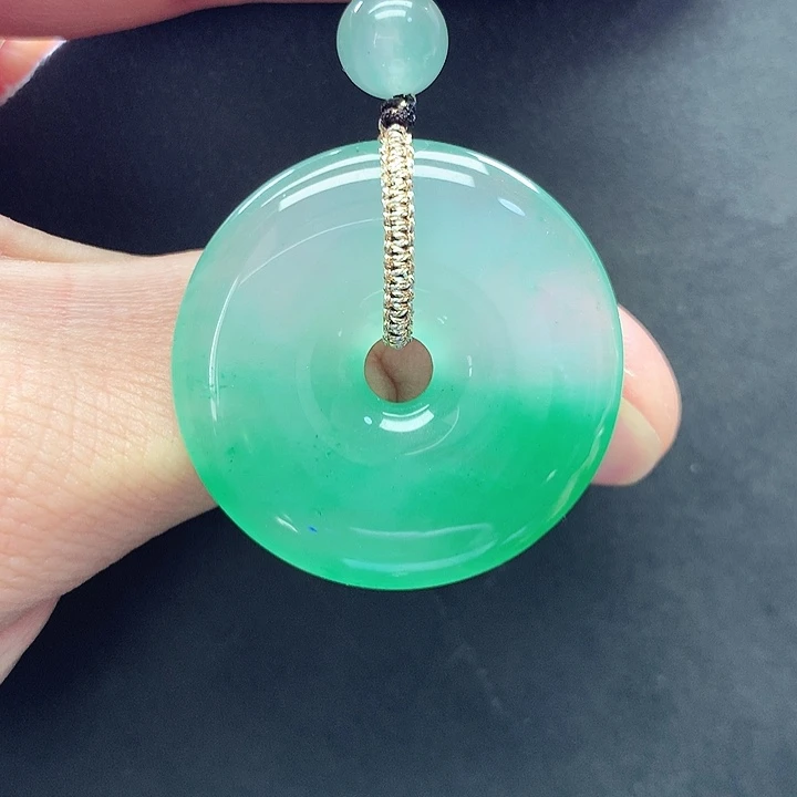 石英质玉未镶嵌颈饰