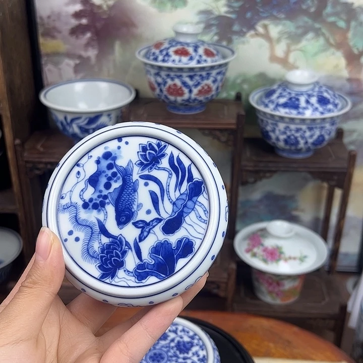 杯子鱼藻纹盖置。