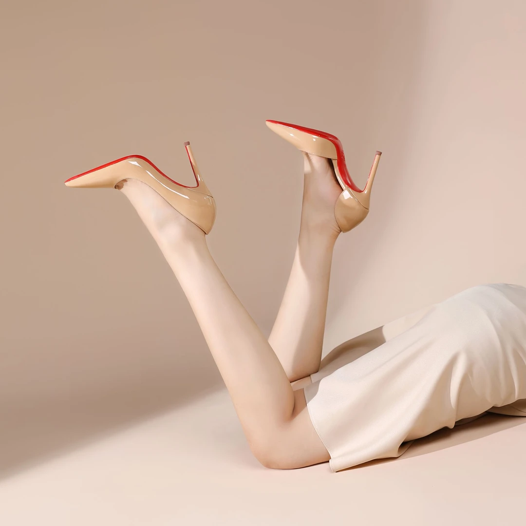 裸色红底高跟鞋女2025爆款高级感性感侧空漆皮职场百搭气质单鞋女