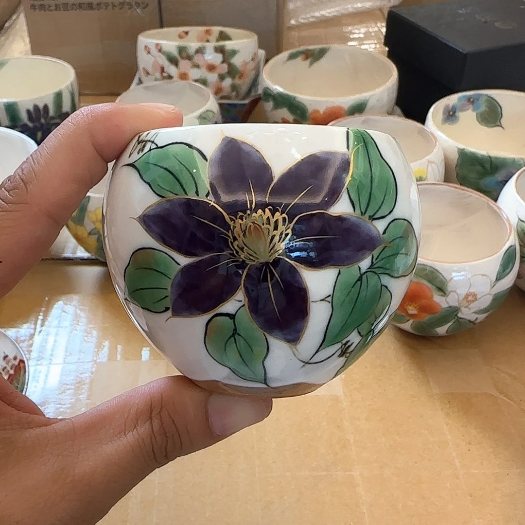 秋***愁在家门口吃着呢么你