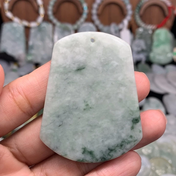 翡翠未镶嵌颈饰11