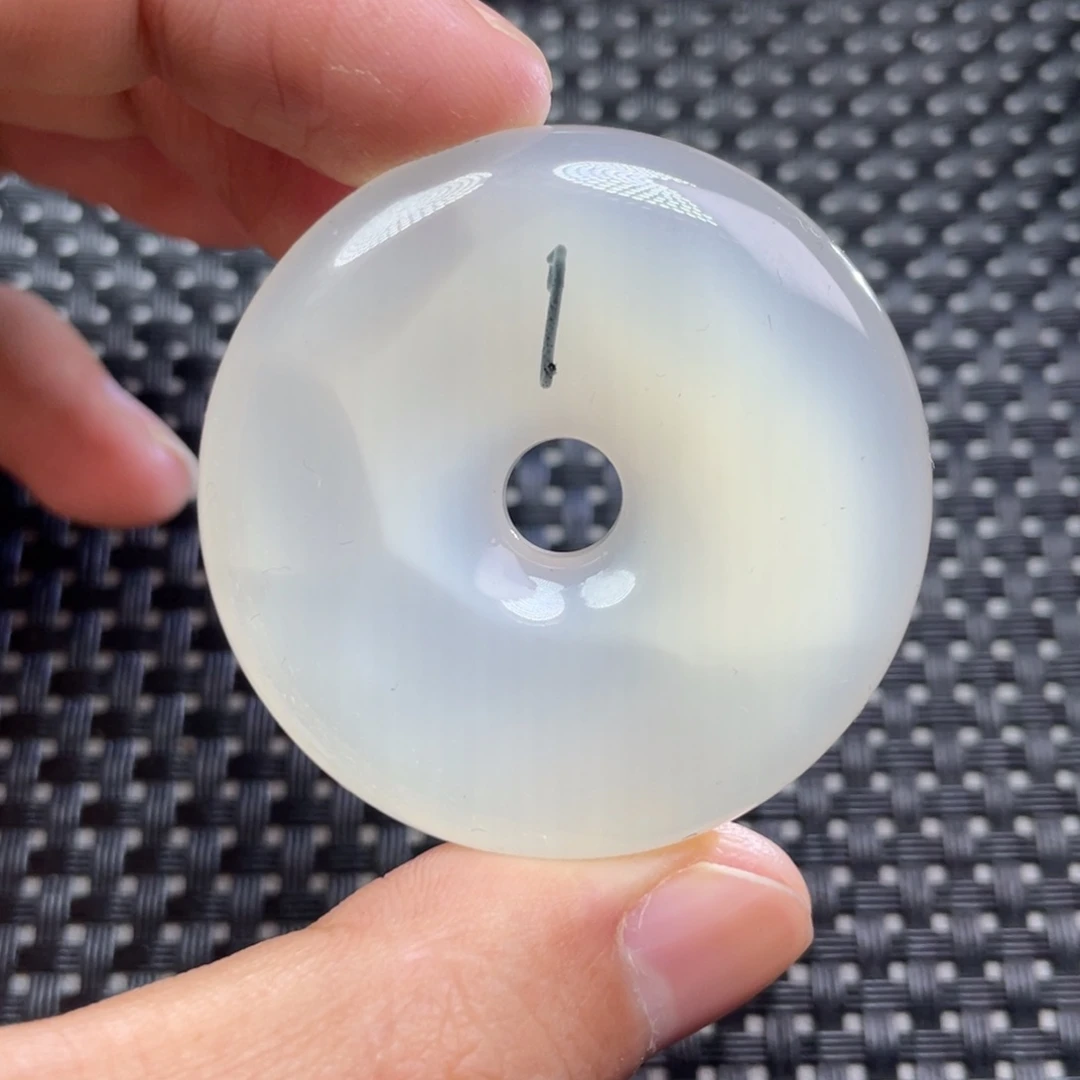 未镶嵌颈饰玛瑙/玉髓一****?