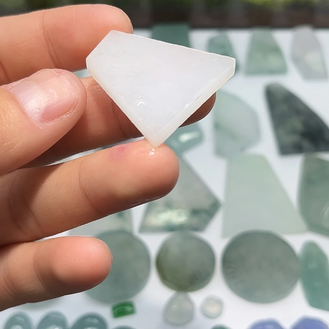 翡翠未镶嵌颈饰5799