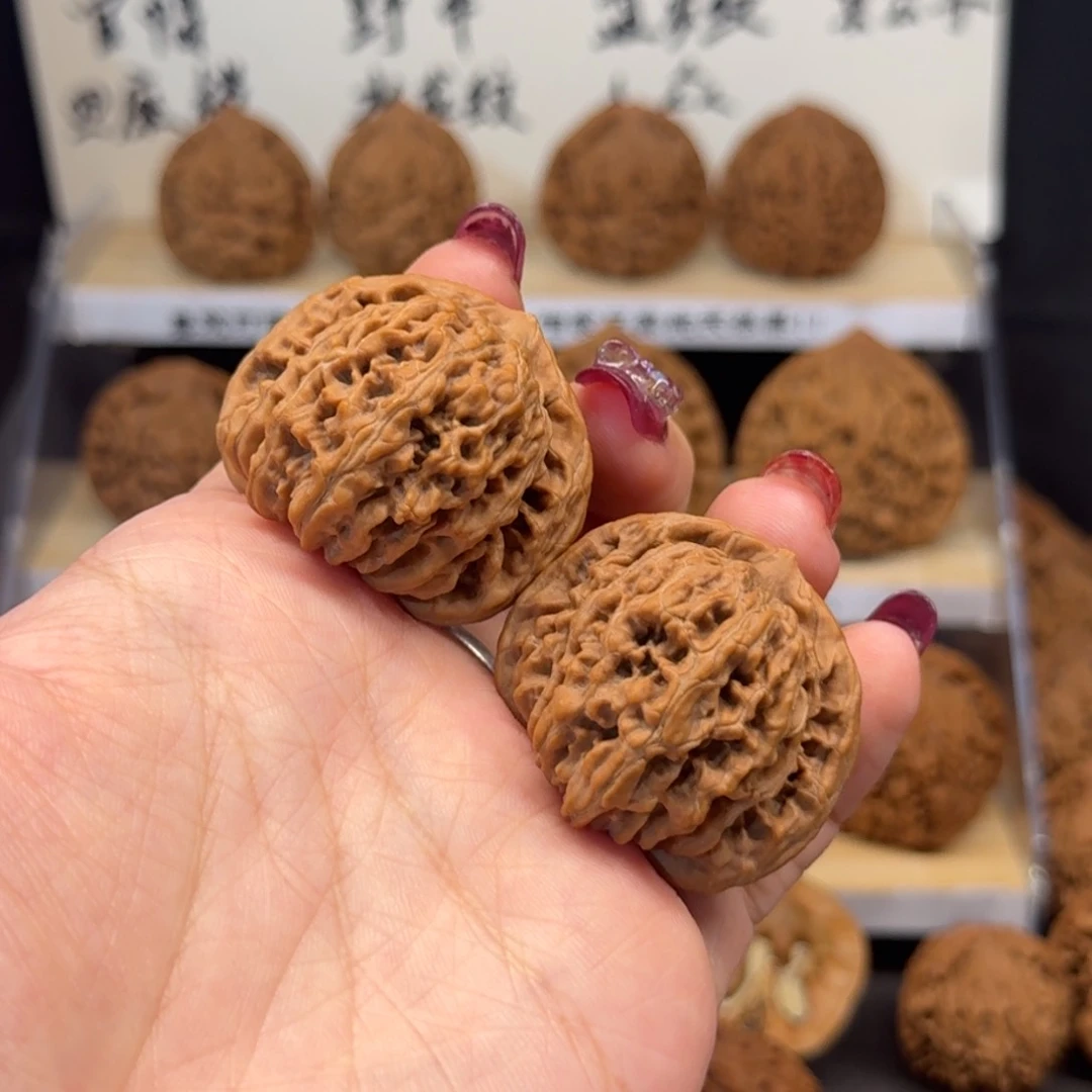 用***9文玩核桃把件40尺四座楼一对