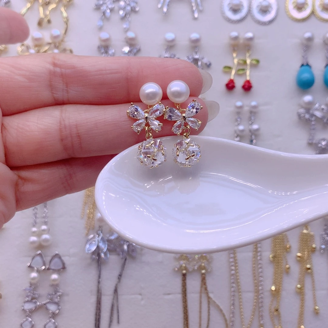 淡水珍珠合金耳饰