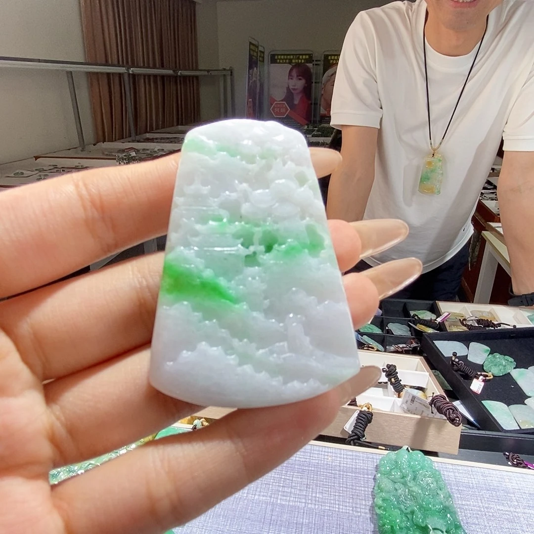 翡翠未镶嵌颈饰翡翠