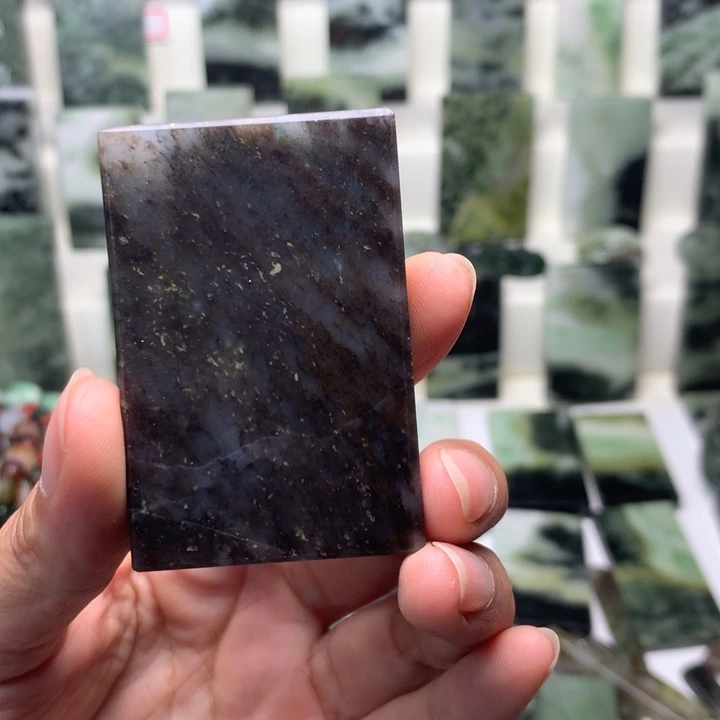 独山玉未镶嵌颈饰L****n