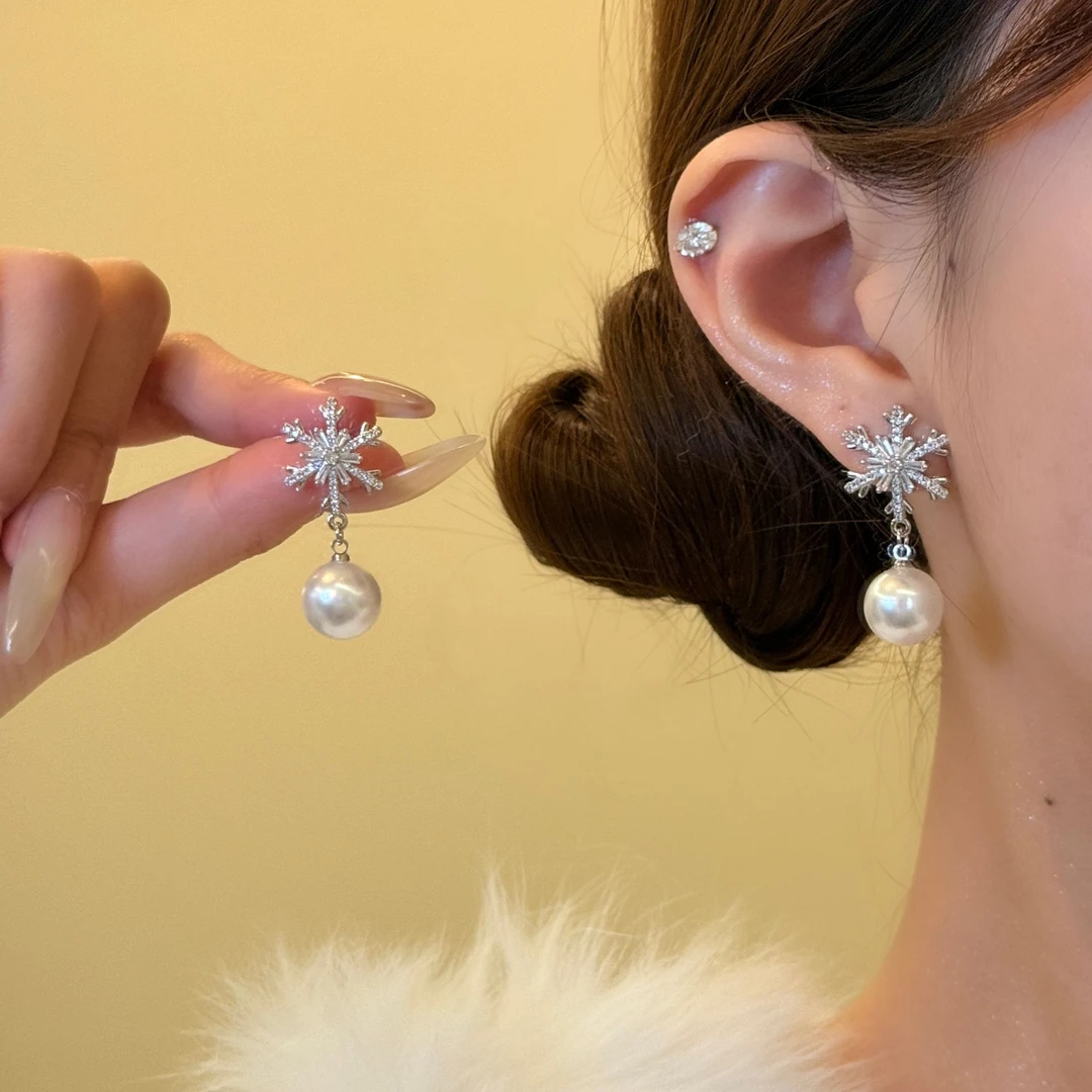 铜合金锆石耳饰  星光雪夜 韩系雪花珍珠耳环高级感轻奢小众耳饰