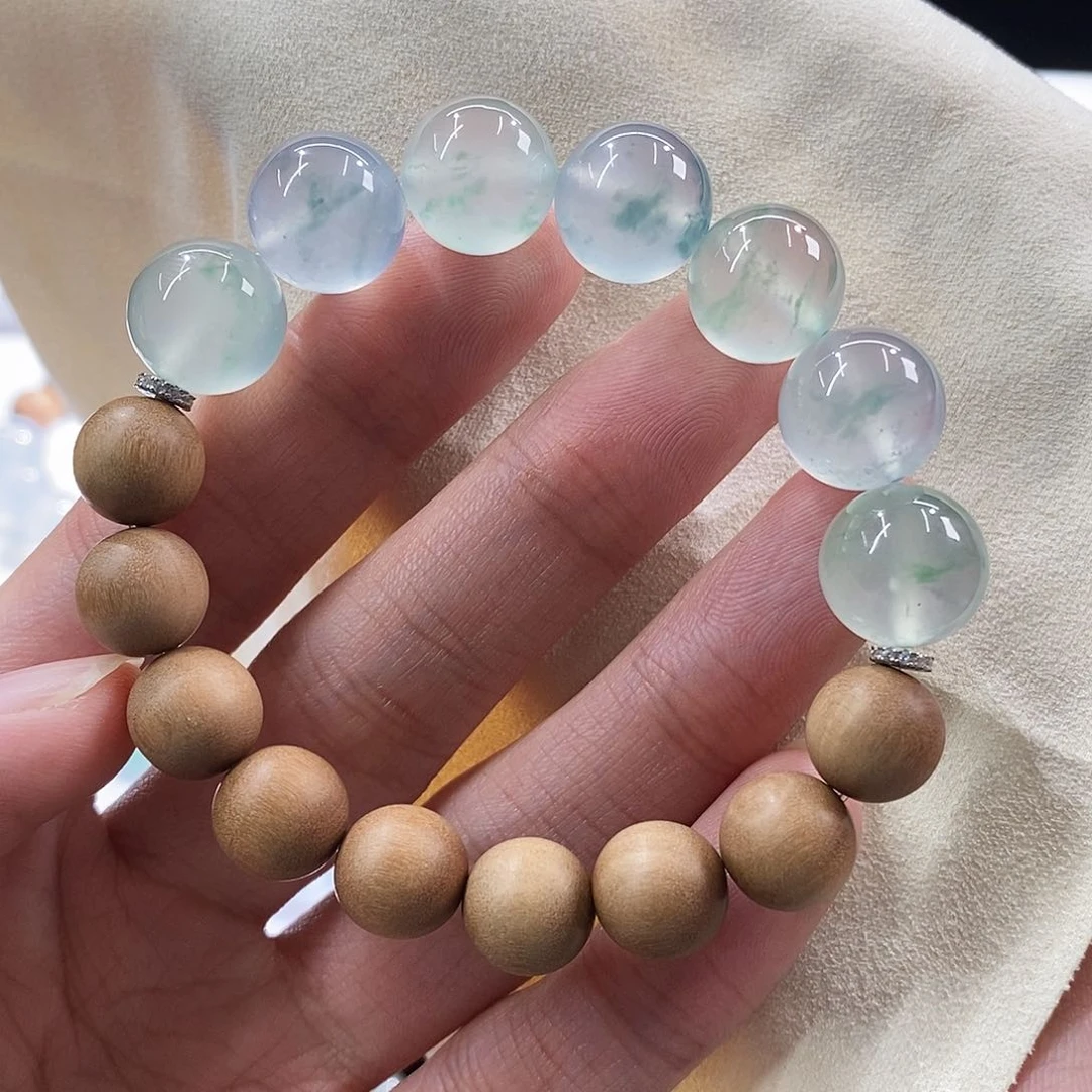 颈饰未镶嵌翡翠手串