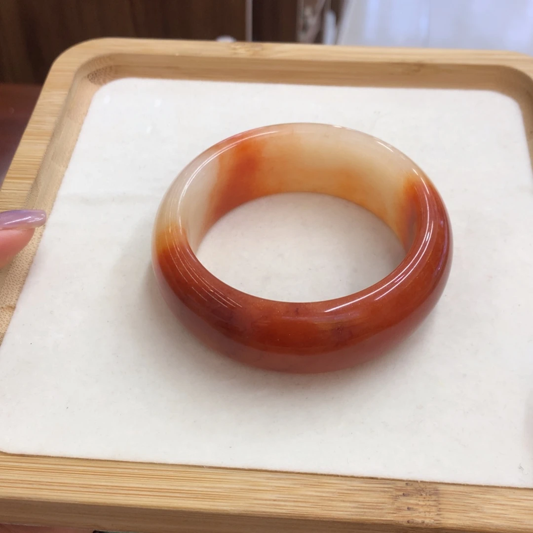 石英质玉未镶嵌手镯