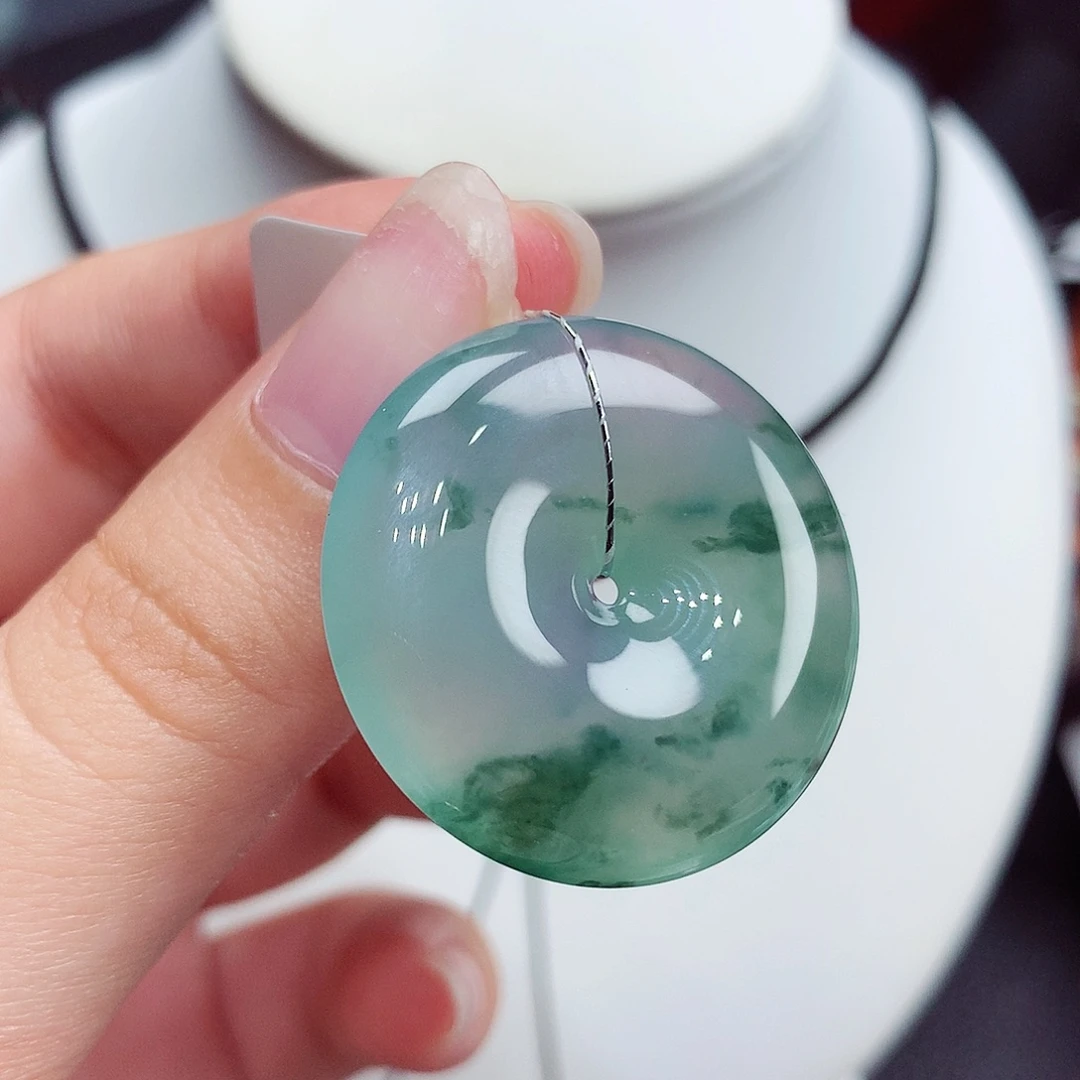 翡翠未镶嵌颈饰翡翠72，28.7/5.8