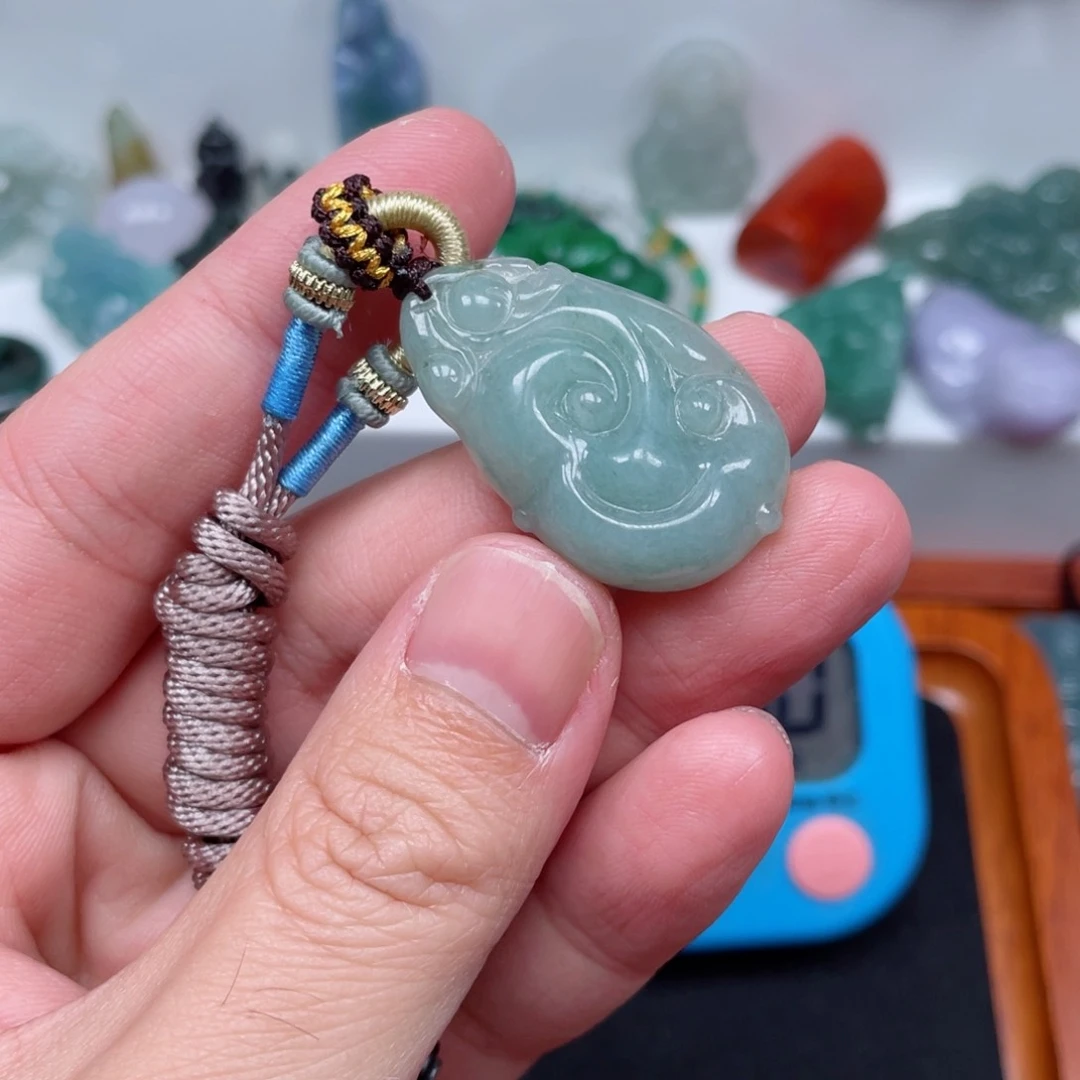 翡翠颈饰未镶嵌吉****?如意