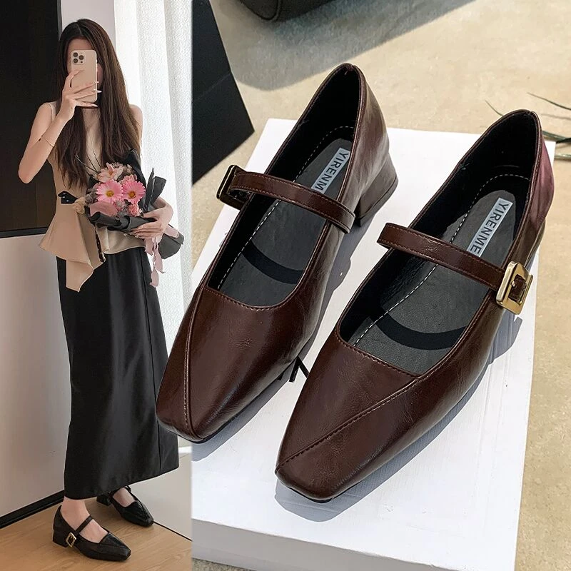 复古方头玛丽珍鞋春秋一字扣带粗跟法式低跟通勤配裙子小皮鞋