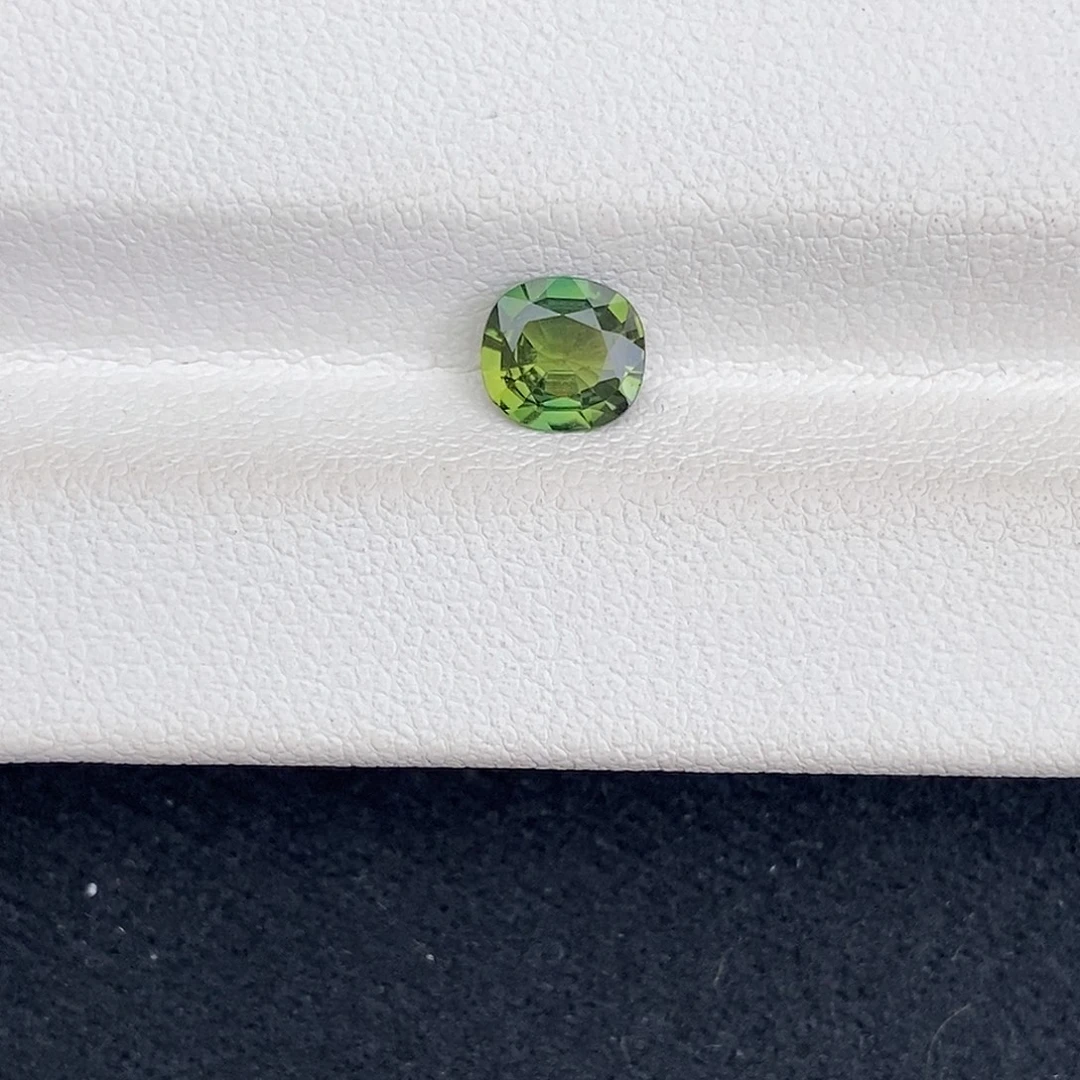 蓝宝石裸石0.74 ct