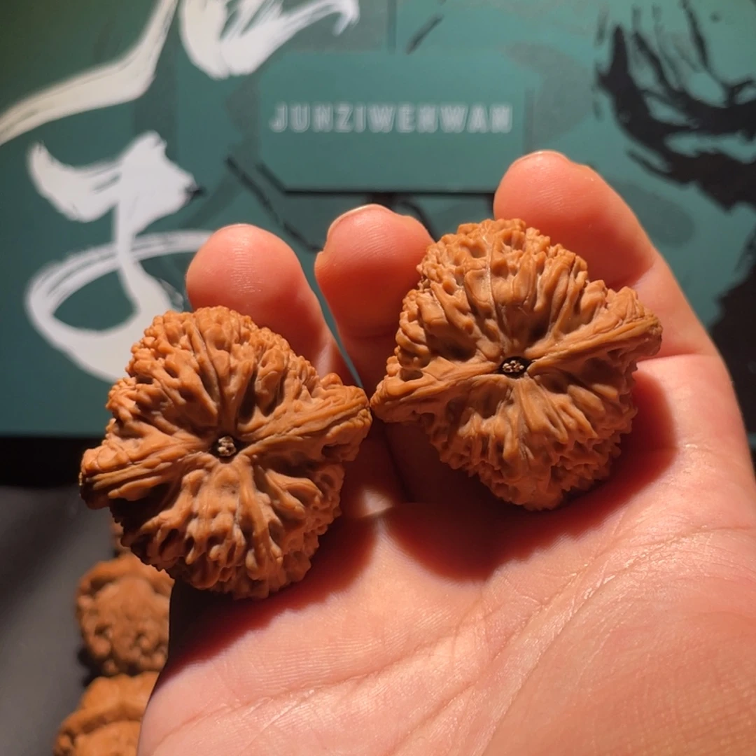 ****嘎文玩核桃吊坠42南疆25102807