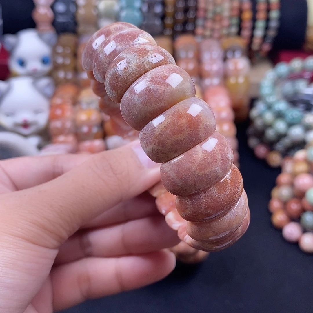 未镶嵌手牌硅化珊瑚（珊瑚玉）粉龙骨 33