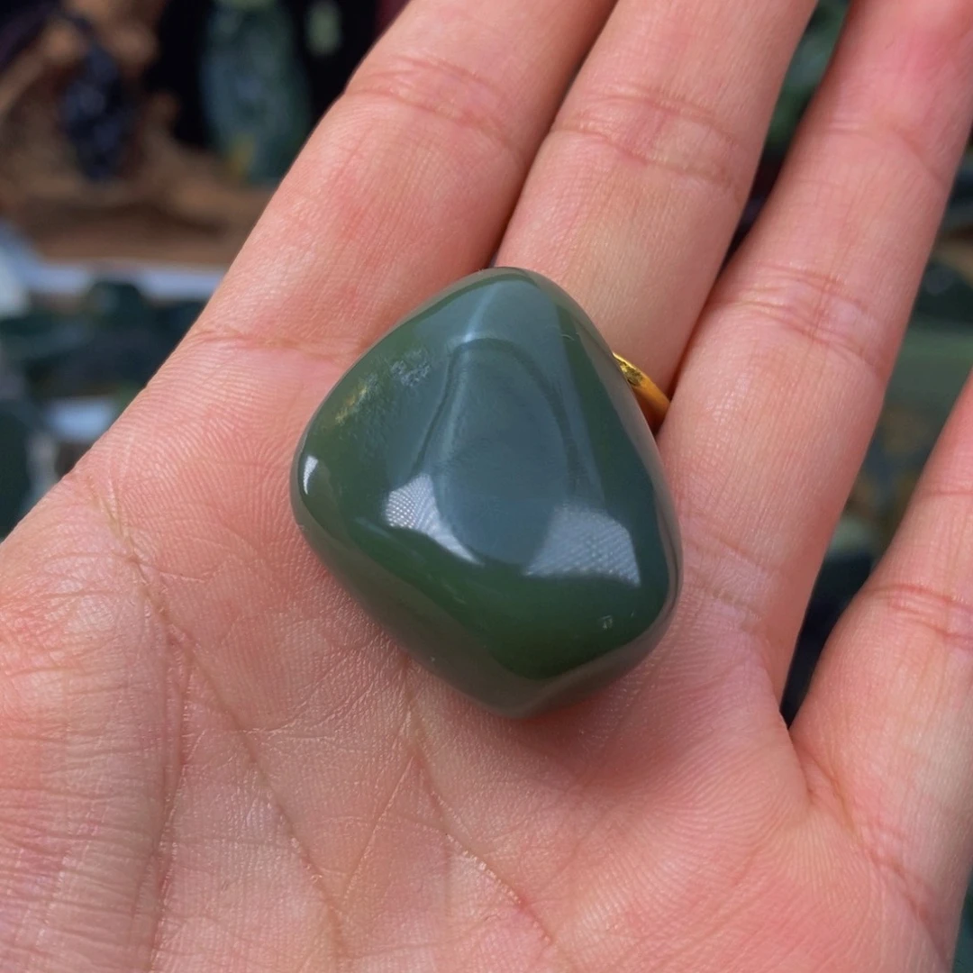 未镶嵌岫岩老玉（透闪石质玉）珠宝奇石