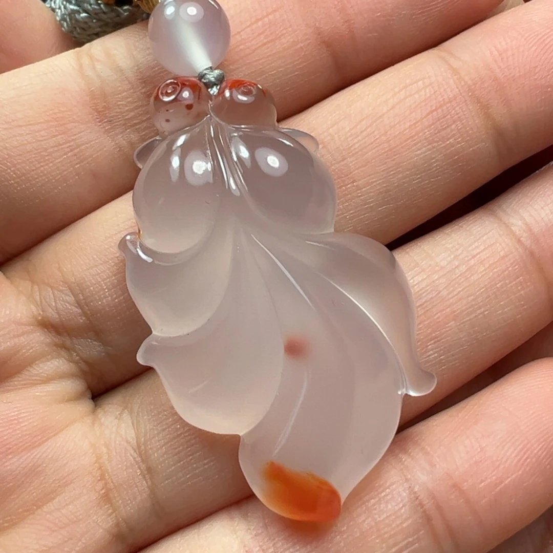 南红玛瑙吊坠未镶嵌