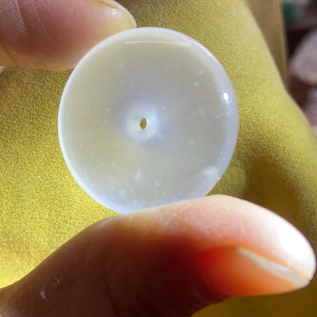 石英质玉颈饰未镶嵌