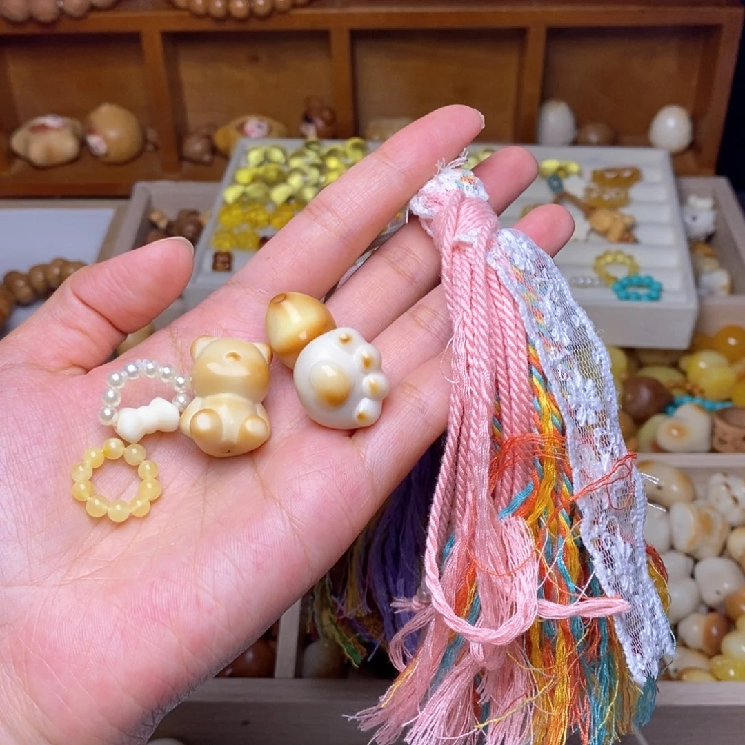 R***o猴头核桃手串粉红泡泡蜜卡蝴蝶结项链星星小熊猫爪