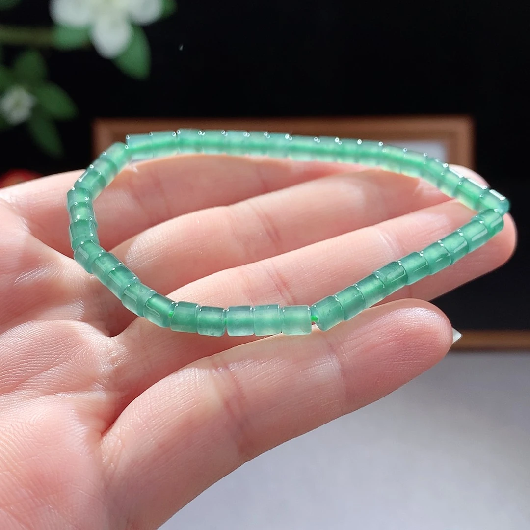 未镶嵌手镯（圆镯）翡翠