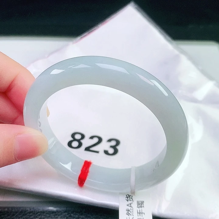未镶嵌手镯翡翠823