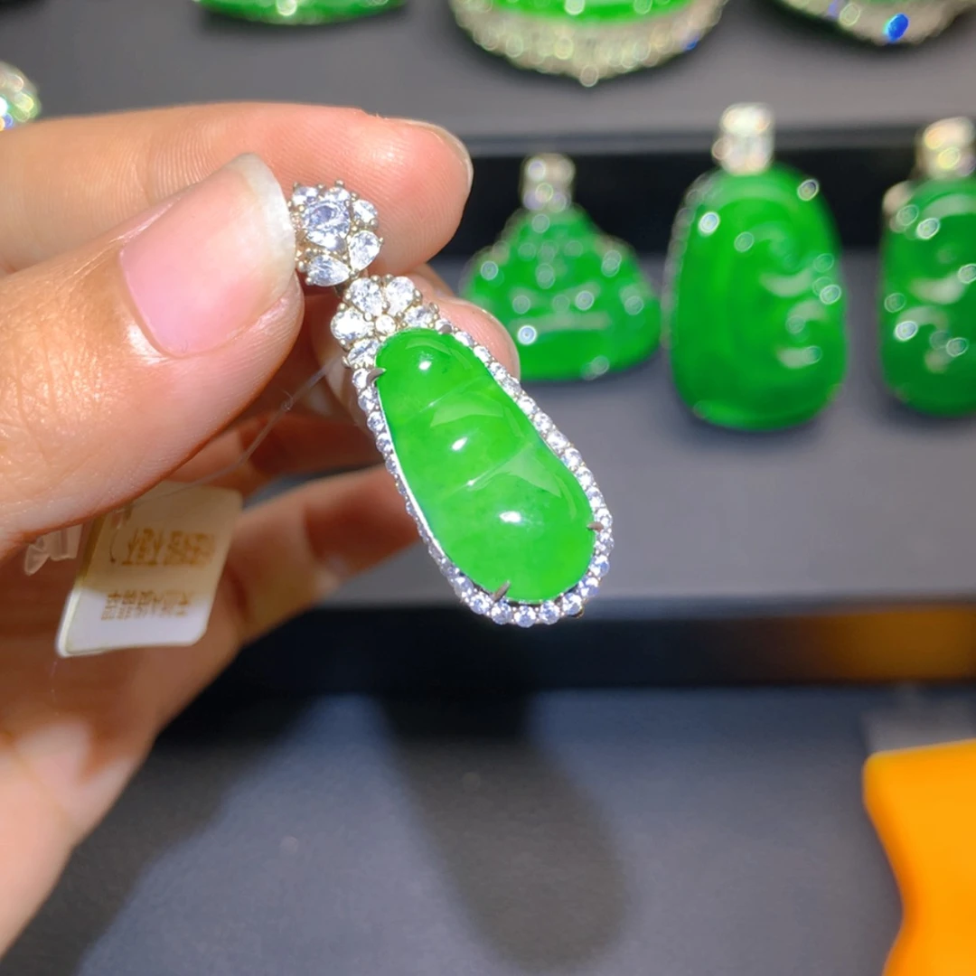 【闪购商品】吊坠(不含链)银S925镶嵌翡翠