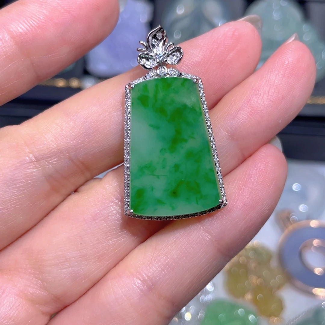 颈饰18K金镶嵌翡翠翡翠