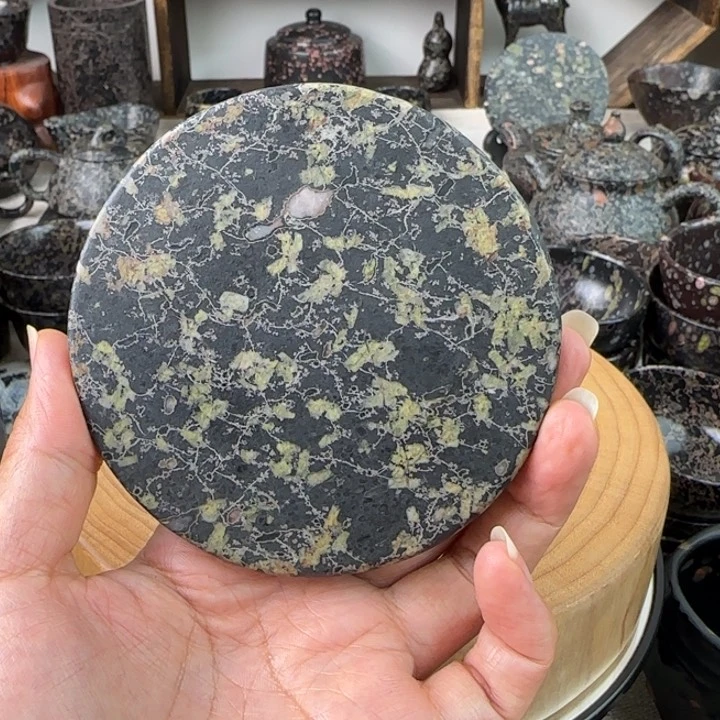 梅花玉杯垫壶承茶摆件