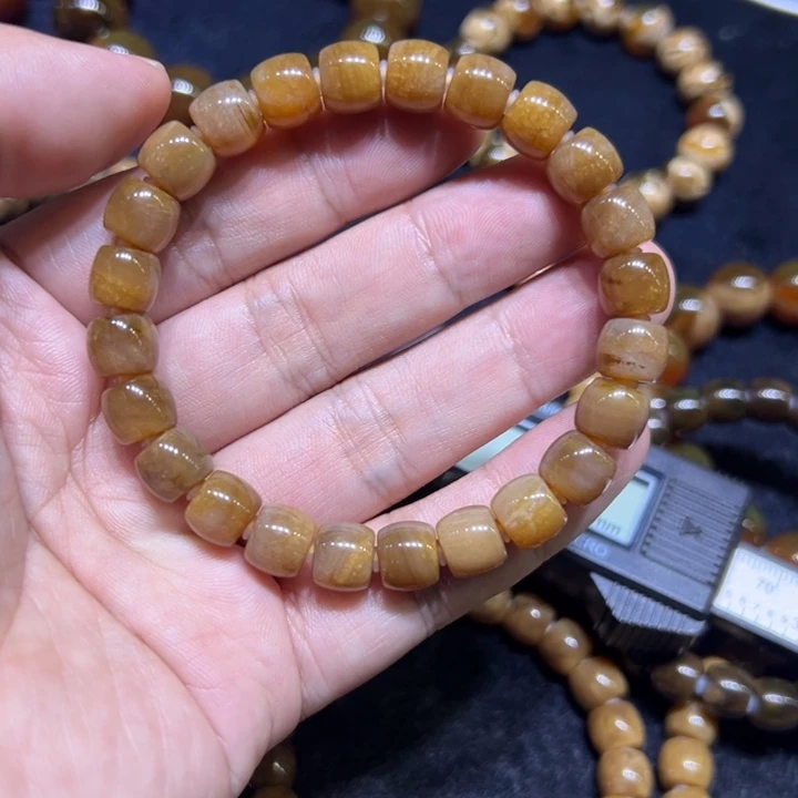 敖***肆未镶嵌颈饰琥珀琥珀手串