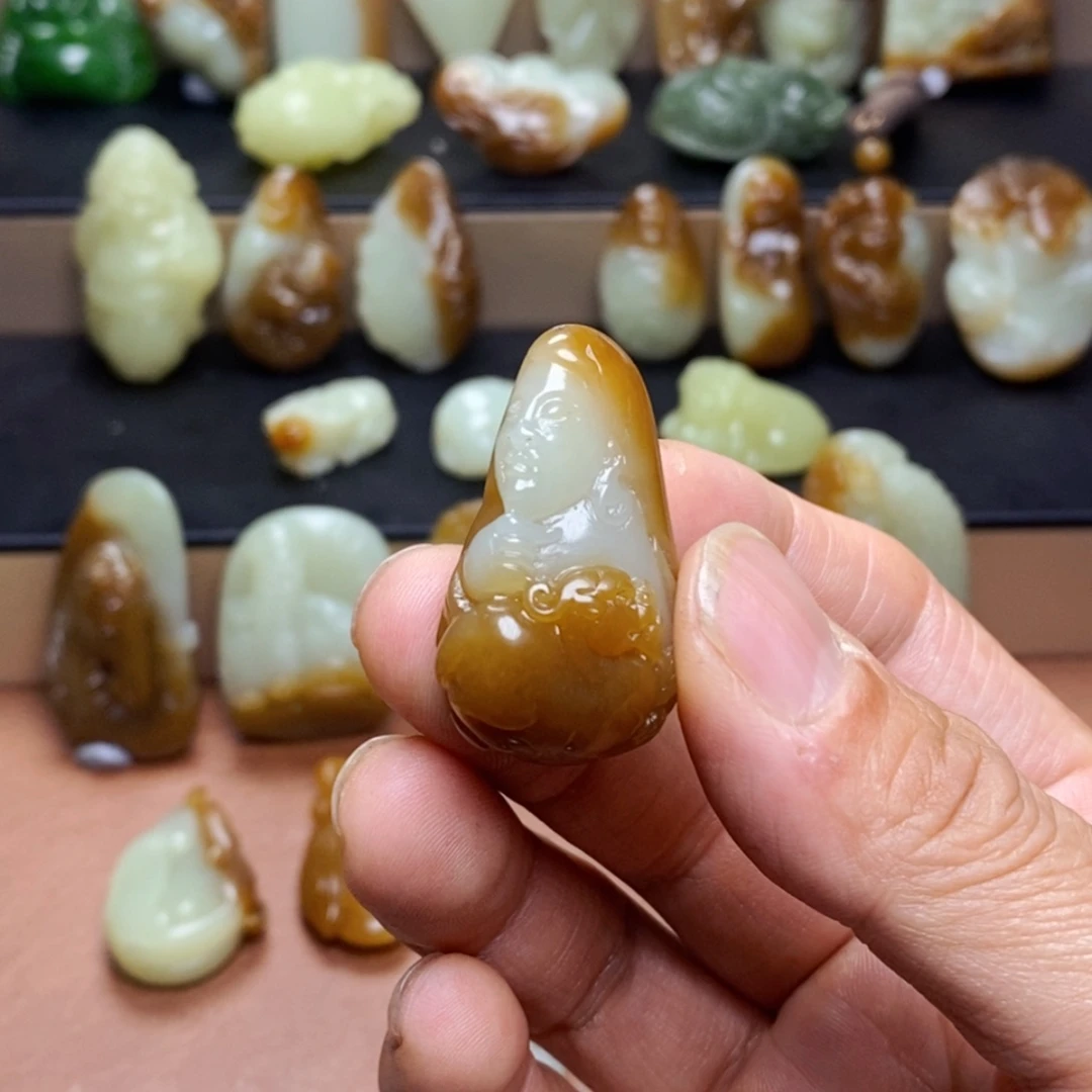 羊***意和田玉未镶嵌吊坠(不含链)