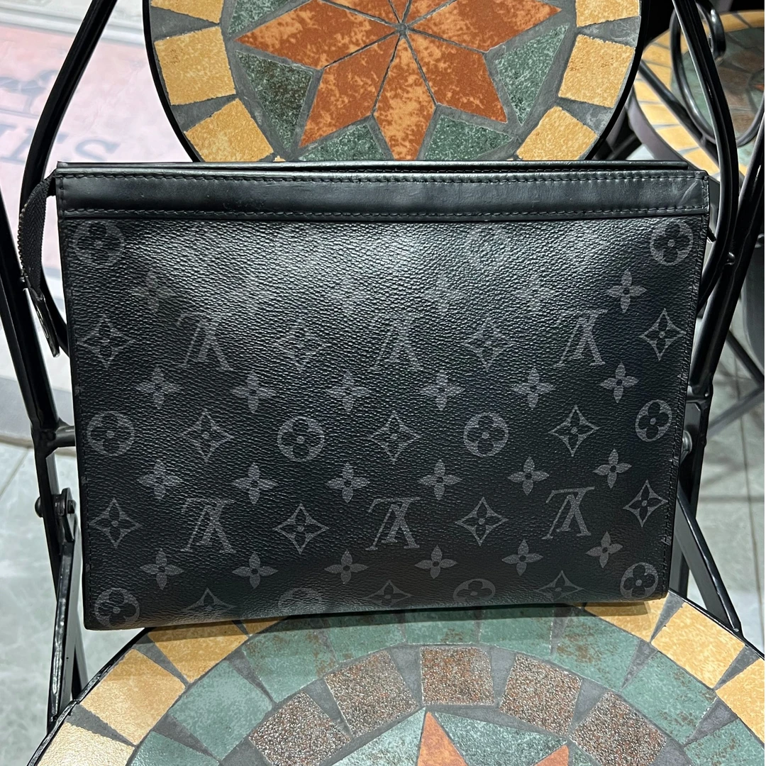 95新 LouisVuitton/路易威登 97新 黑武士洗漱包手拿包 27*20