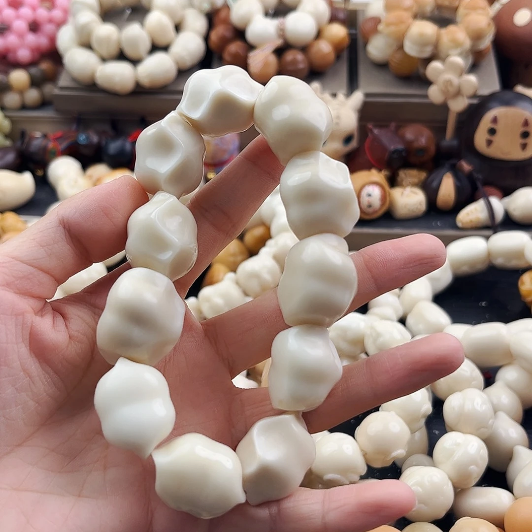 吊坠菩提根/象牙果饺子