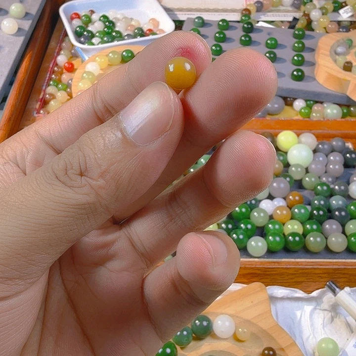 未镶嵌手链和田玉新疆且末金山矿卡八散珠