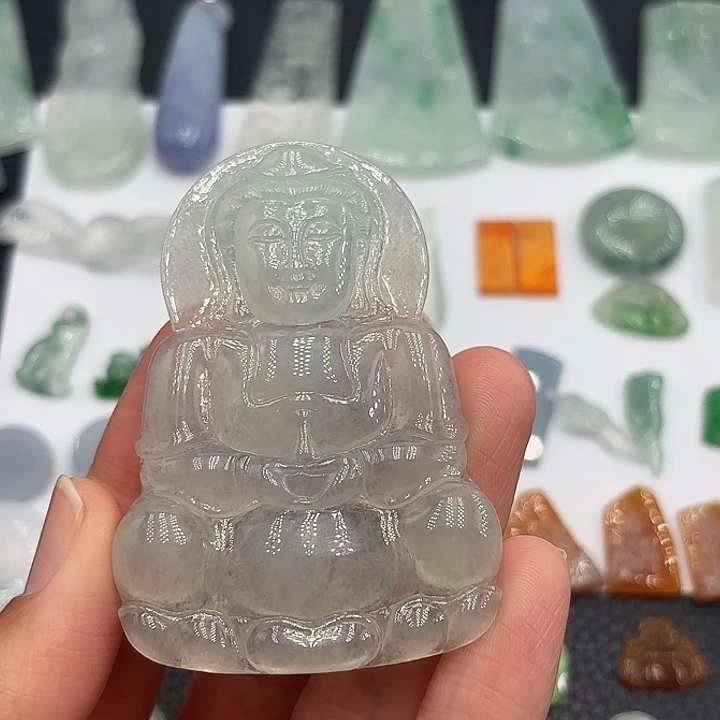 翡翠未镶嵌颈饰大观音