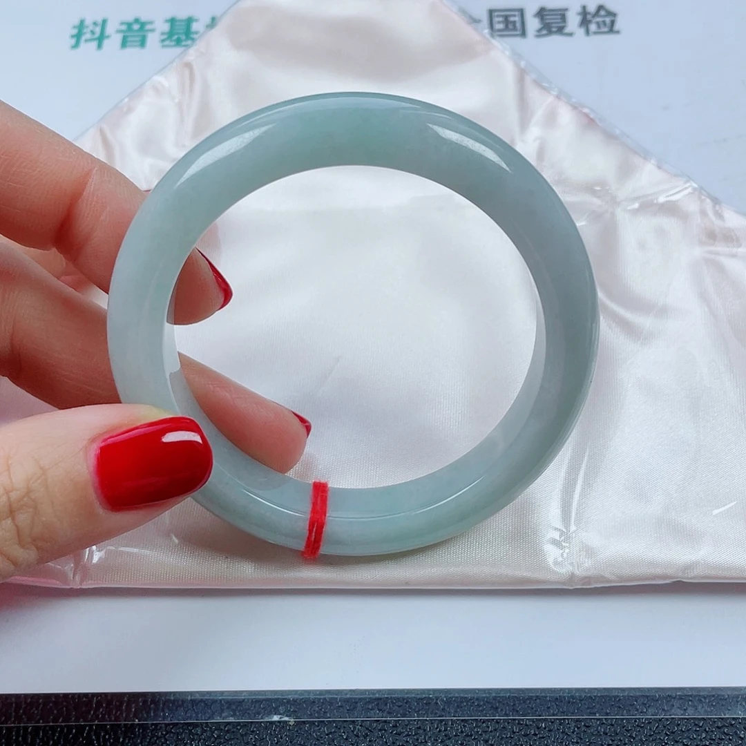 翡翠未镶嵌手镯圈口的58宽12.5厚9.6