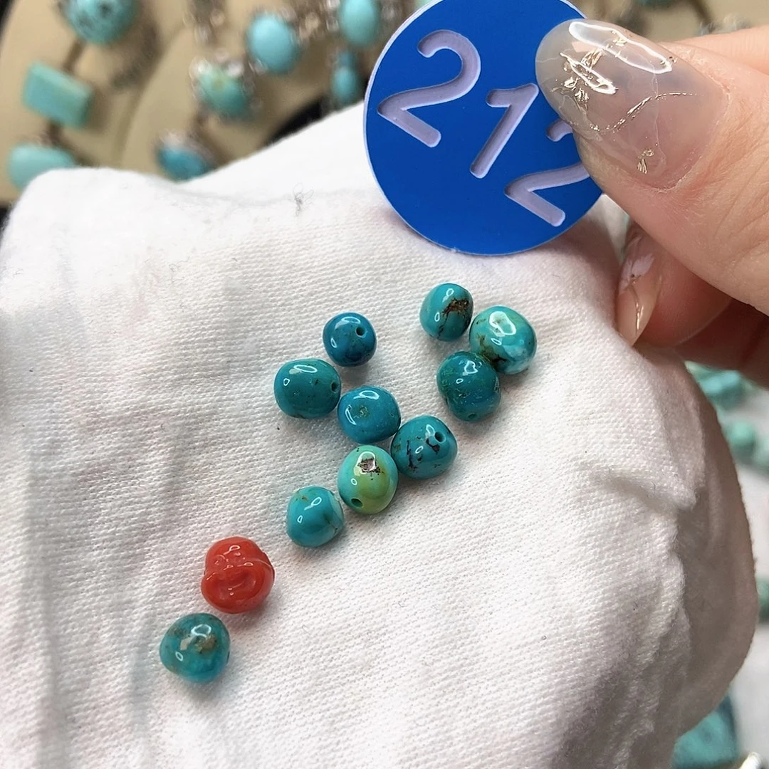 南红玛瑙未镶嵌珠宝奇石