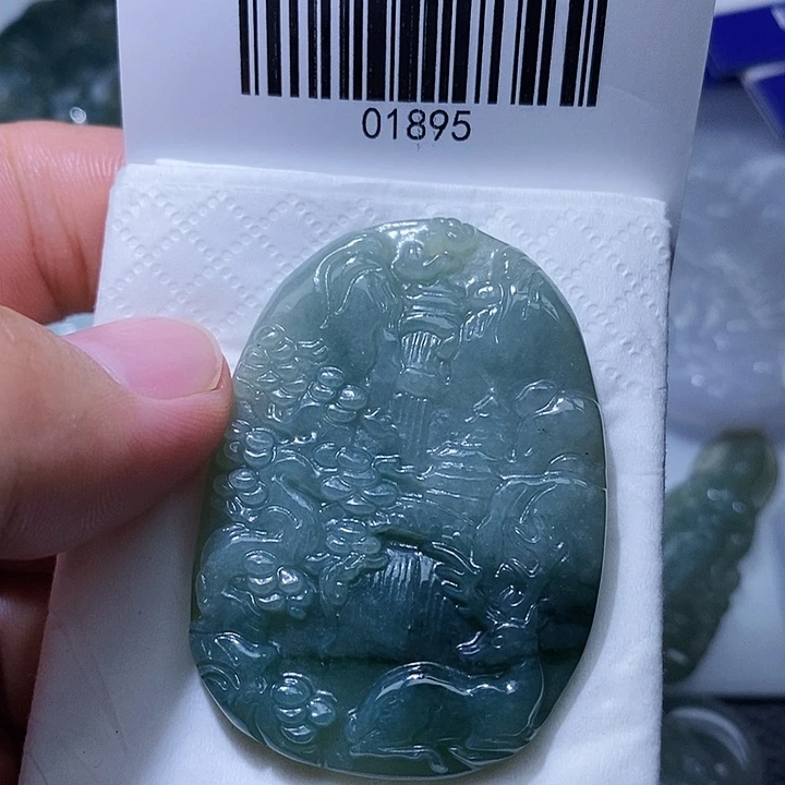 颈饰未镶嵌翡翠天光墟翡翠市场现金代购