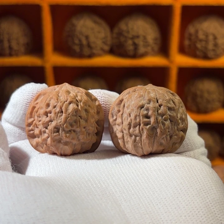 文玩核桃吊坠36尺全品石门元宝