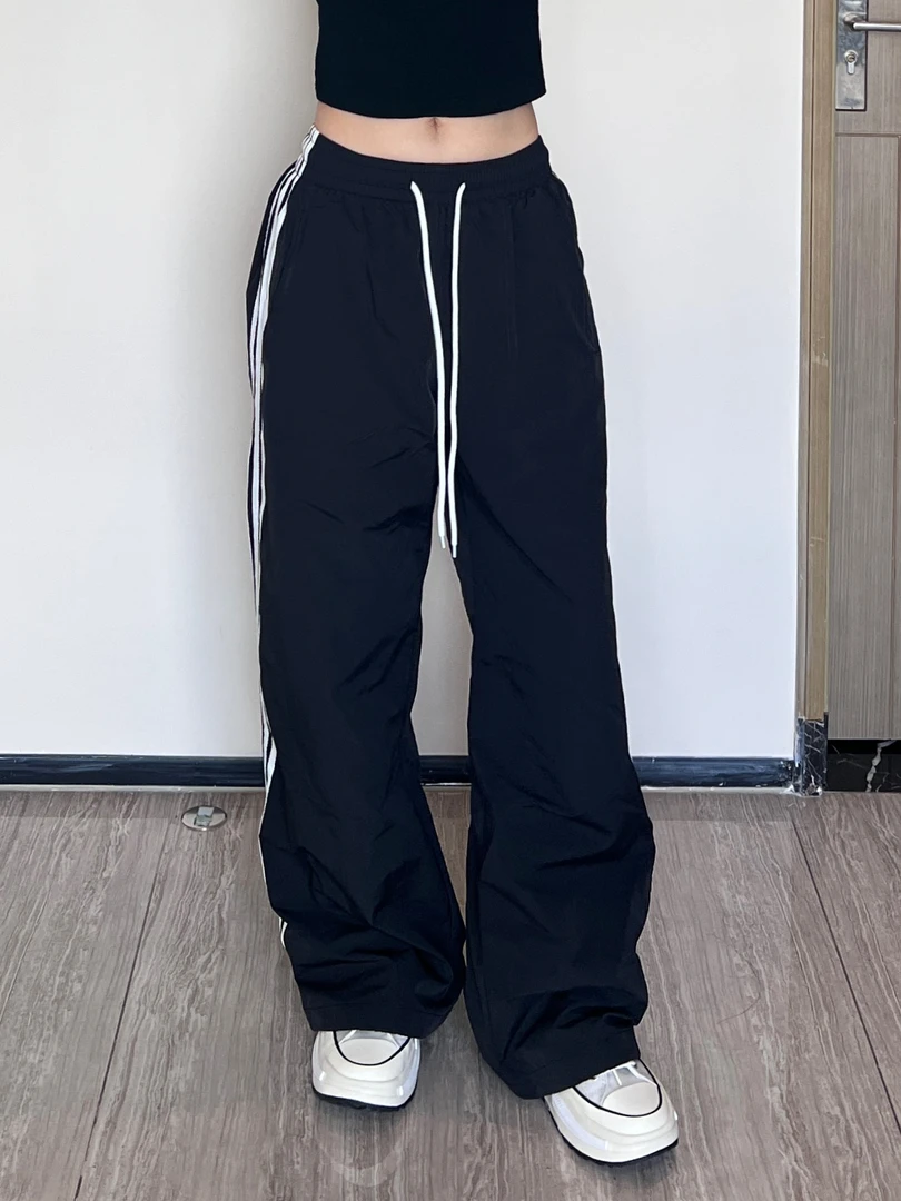 万兔的One秋季直筒休闲裤条纹运动裤男女宽松垂感松紧腰冲锋裤