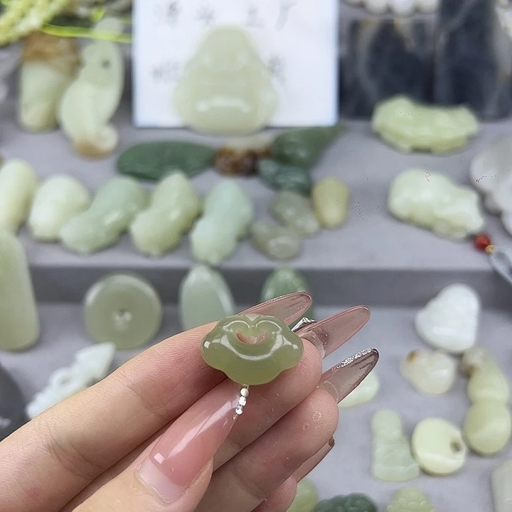 颈饰未镶嵌和田玉