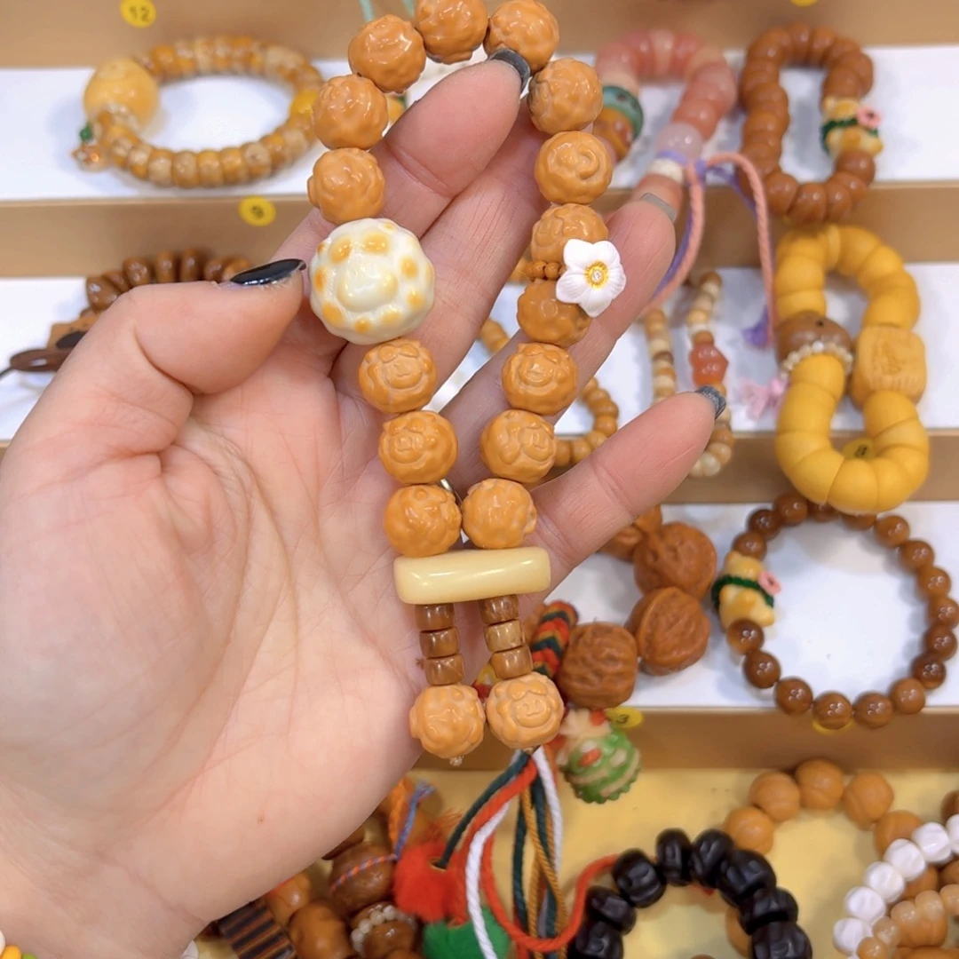 手串星月菩提全品in驼羊手持